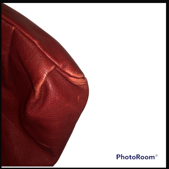 Hidesign Gen Leather Lrg Red Shoulder Bag w/gld hardware Good Preloved Condition - Picture 8 of 15